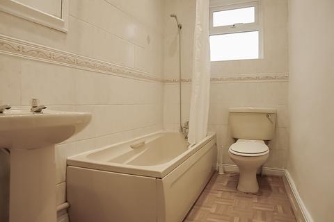 7 Warrington Street, Lees, Oldham, OL4 5AE