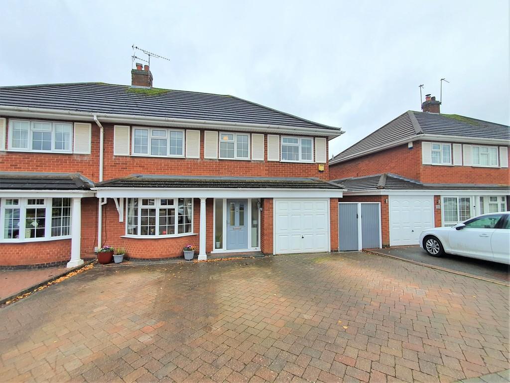Milby Drive, St Nicolas Park, Nuneaton 4 bed semidetached house £328,000