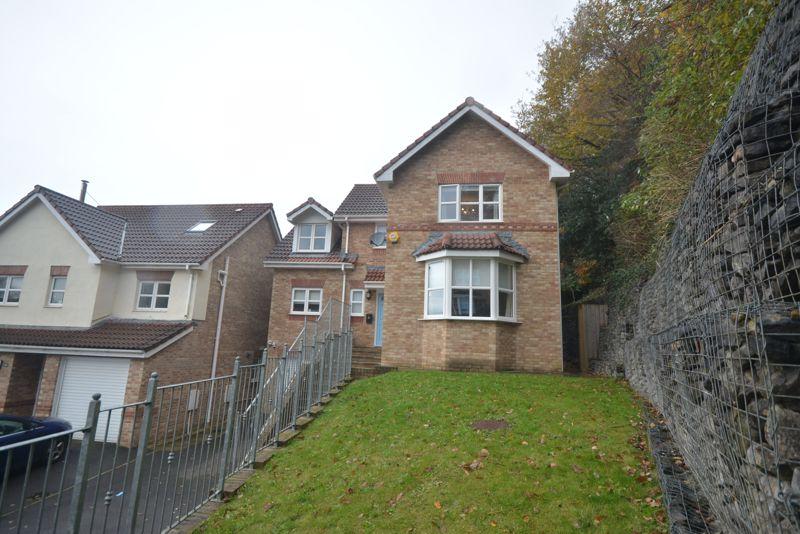 41 Cae Canol, Baglan, Port Talbot. SA12 8LX 4 bed detached house for