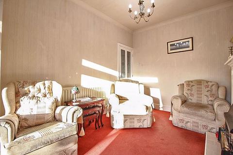 62 Blackburn Avenue, Wolverhampton, WV6 9JX