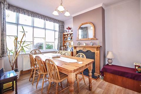 62 Blackburn Avenue, Wolverhampton, WV6 9JX