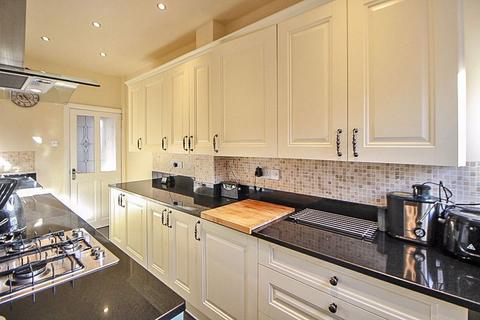 62 Blackburn Avenue, Wolverhampton, WV6 9JX