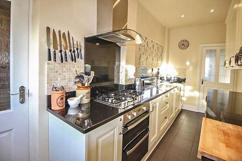 62 Blackburn Avenue, Wolverhampton, WV6 9JX