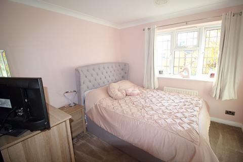 15 Gwynne Road, Caterham, CR3 5FH