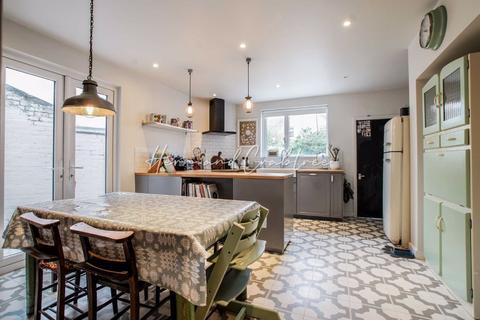 8 Atlas Place, Cardiff, CF5 1PG