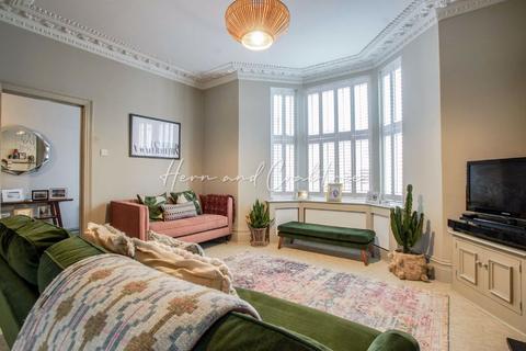8 Atlas Place, Cardiff, CF5 1PG