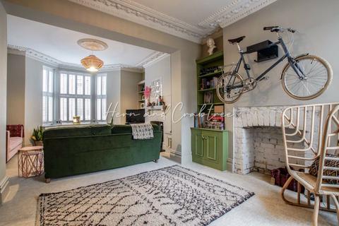8 Atlas Place, Cardiff, CF5 1PG