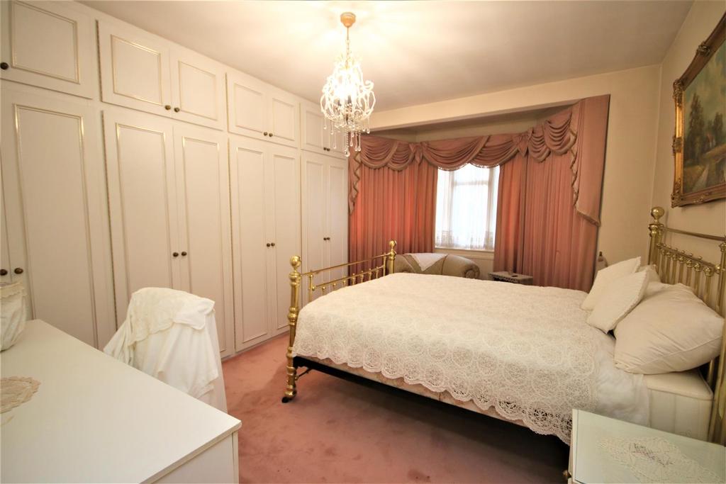 Bedroom 2: