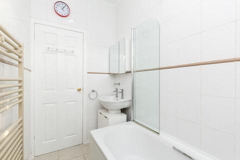 17/1 Redbraes Place, Edinburgh, EH7 4LH
