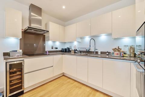 2 bedroom apartment to rent, Sunbury,  Sunbury-on-thames,  TW16