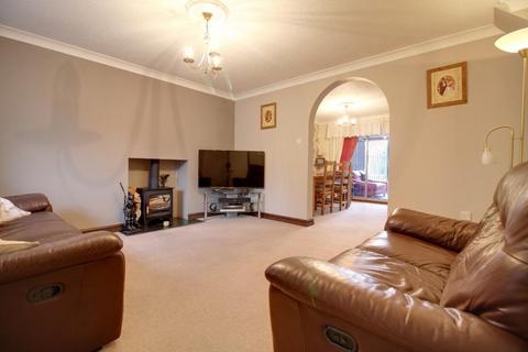 3 bedroom detached house to rent, Leafields, Shrewsbury, SY1