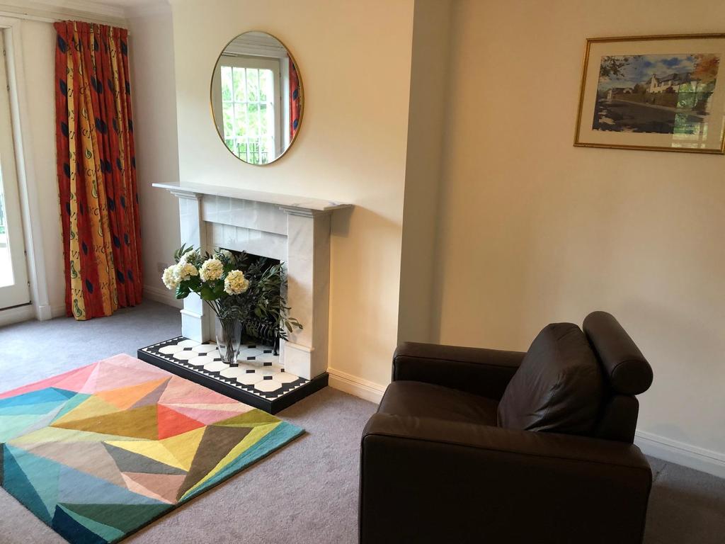 63/7 Woodville Court, Canaan Lane, Edinburgh, EH10 4SG 3 bed flat for