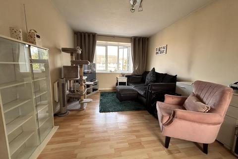 1 bedroom apartment to rent, Sunbury,  Sunbury On Thames,  TW4