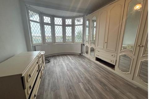 undefined, Bath Road,  Hounslow,  TW5