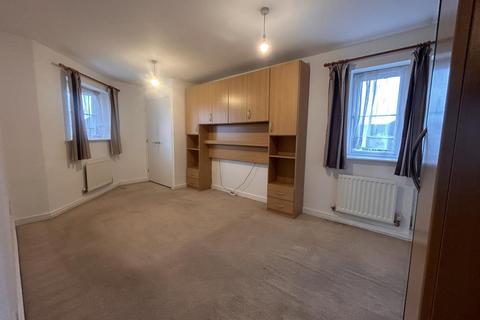 2 bedroom apartment to rent, Oxford Avenue,  Hayes,  UB3