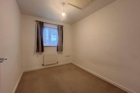 2 bedroom apartment to rent, Oxford Avenue,  Hayes,  UB3