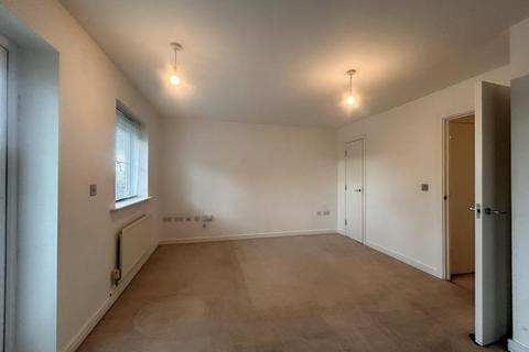 2 bedroom flat to rent, Oxford Avenue,  Hayes,  UB3