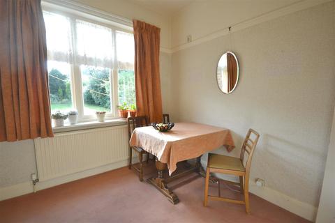 84 Shanklin Drive, Leicester, LE2 3QA