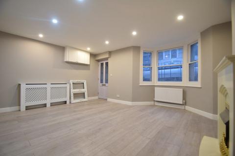 1 bedroom flat to rent - New Kings Road Garden Flat SW6