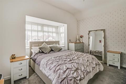 69 Adalia Crescent, Leigh-on-sea, SS9 3ST