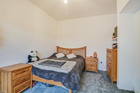 69 Adalia Crescent, Leigh-on-sea, SS9 3ST