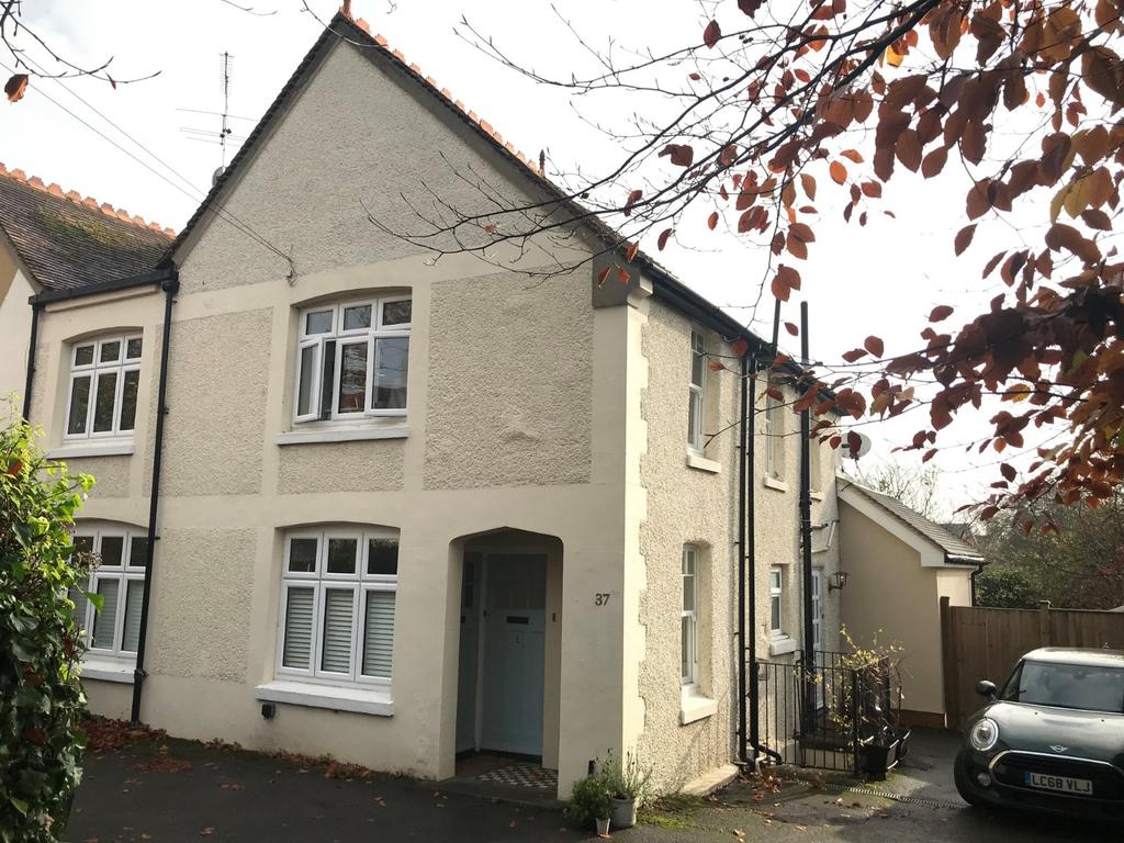 St. Andrews Road, HenleyonThames 2 bed flat £1,275 pcm (£294 pw)