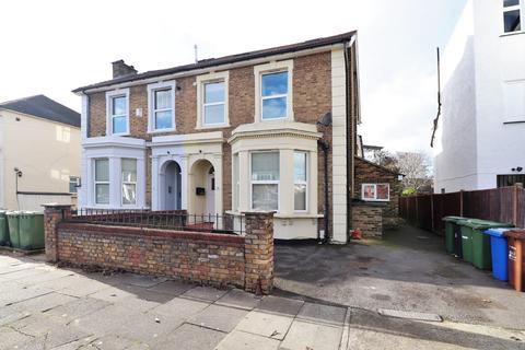Flat 4, 18 Palace Grove, Bromley, BR1 3HA