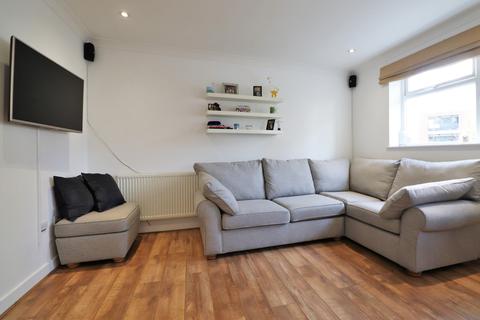 Flat 4, 18 Palace Grove, Bromley, BR1 3HA