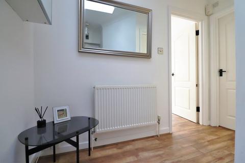 Flat 4, 18 Palace Grove, Bromley, BR1 3HA