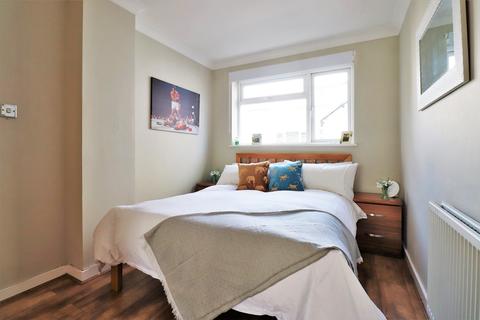 Flat 4, 18 Palace Grove, Bromley, BR1 3HA