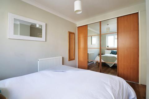 Flat 4, 18 Palace Grove, Bromley, BR1 3HA