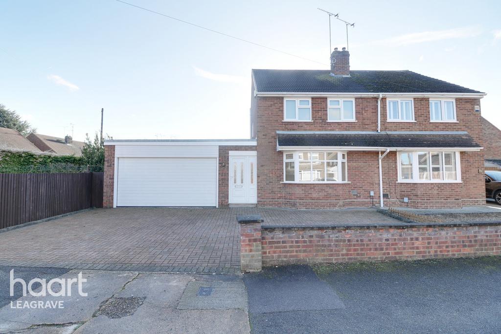 Brooklands Close, Luton 3 bed semidetached house £375,000