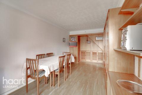 27 Brooklands Close, Luton, LU4 9EH