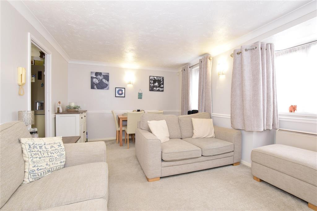 Redwood Gardens, Chingford 2 bed ground floor flat - £260,000