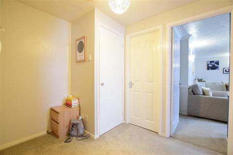 35 Redwood Gardens, London, E4 7NZ