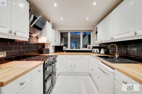 335 Cann Hall Road, London, E11 3NL