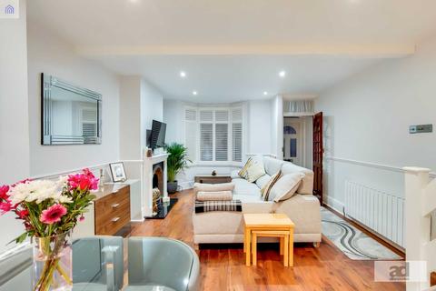 335 Cann Hall Road, London, E11 3NL