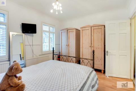 335 Cann Hall Road, London, E11 3NL