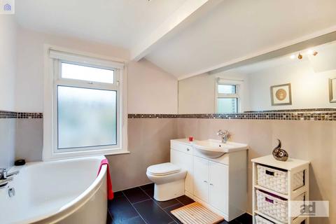 335 Cann Hall Road, London, E11 3NL
