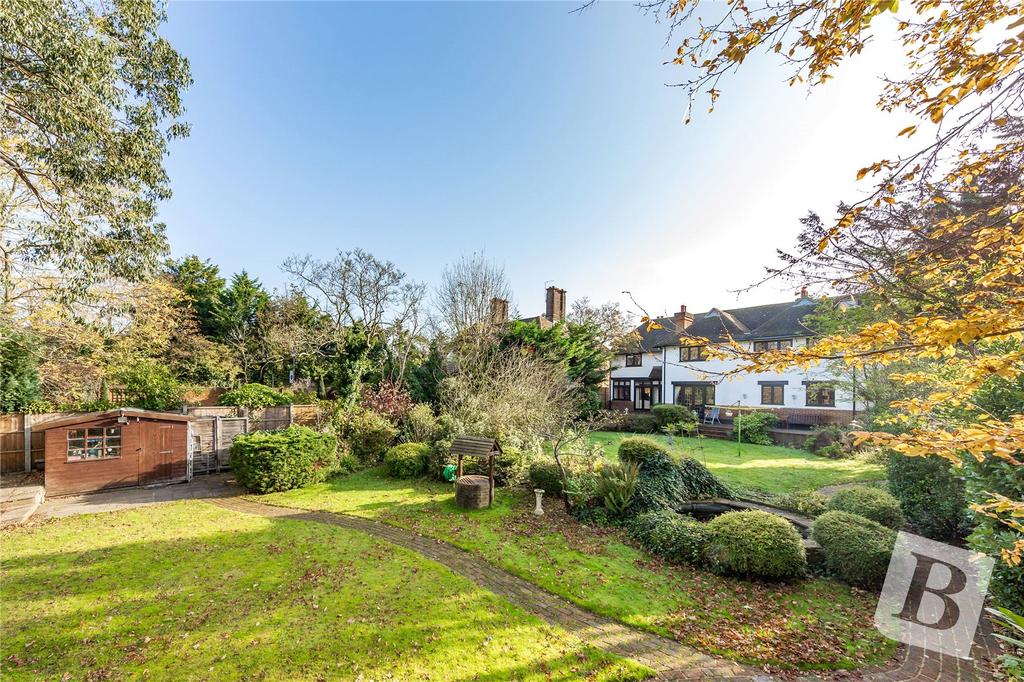 Heath Drive, Gidea Park, RM2 5 bed detached house £1,325,000