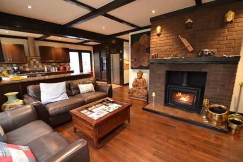 14 Cheam Road, Broadstone, BH18 9HD