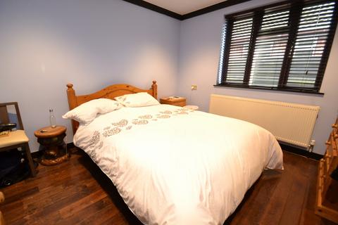 14 Cheam Road, Broadstone, BH18 9HD