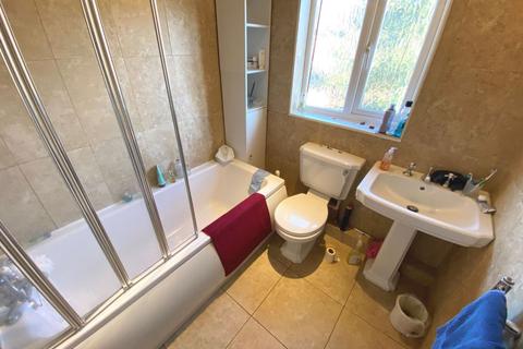 43 Albany Road, Northampton, NN1 5LZ