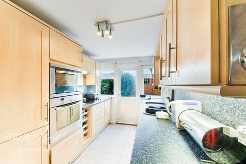 47 Couthurst Road, London, SE3 8TN