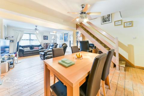 47 Couthurst Road, London, SE3 8TN