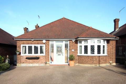 3 Chigwell Park Drive, Chigwell, IG7 5BD