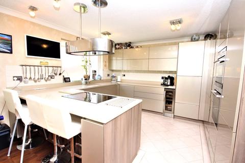 3 Chigwell Park Drive, Chigwell, IG7 5BD