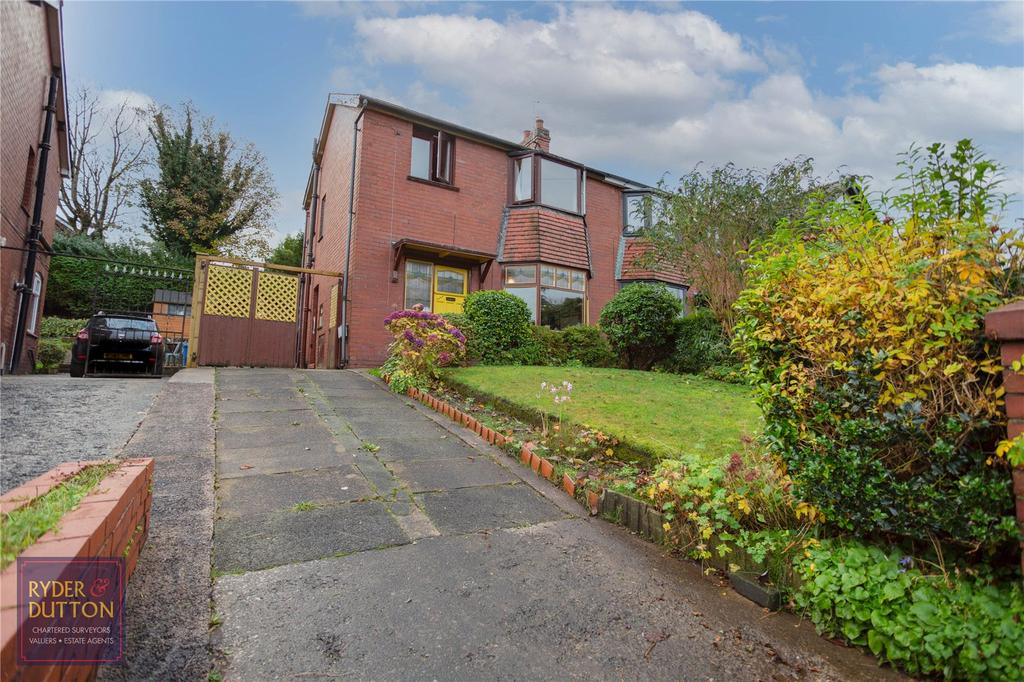 Bury Old Road, Heywood, Greater Manchester, OL10 3 bed semidetached