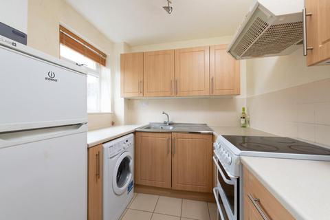 2 bedroom house to rent, Woodley Close, Abingdon, OX14