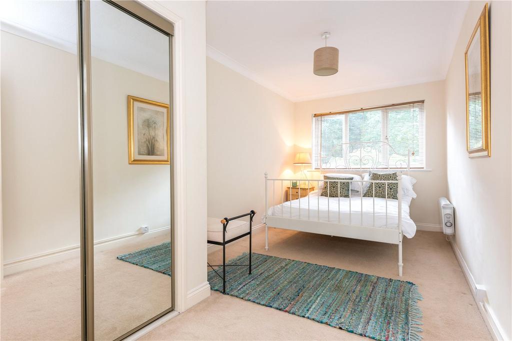 Farington Acres, Vale Road... 2 bed apartment £1,450 pcm (£335 pw)